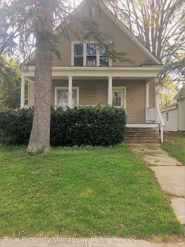Primary Photo - 4 br, 2 bath House - 120 Locust Street
