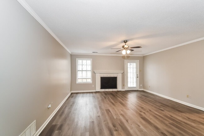 Building Photo - 2620 Elm Creek Rd