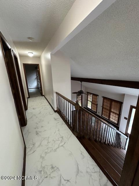 Building Photo - 121 Pond Dr