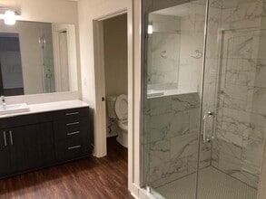 Building Photo - 806 Sampson St