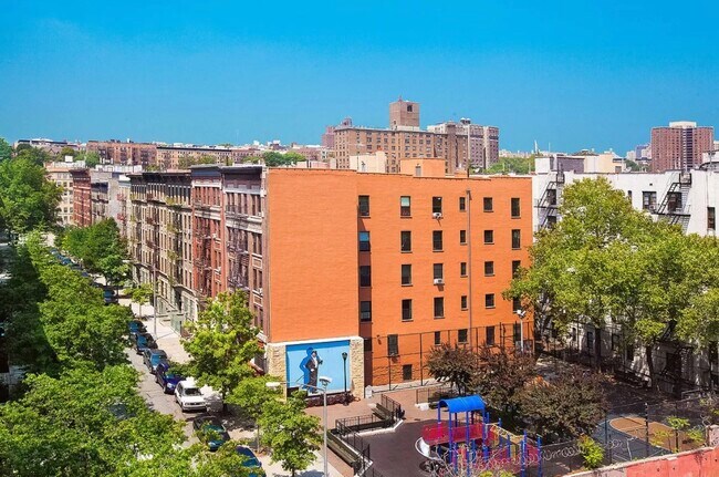 Foto del edificio - 246 W 150th St