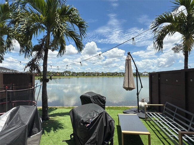 Foto del edificio - 9113 NW 159th St