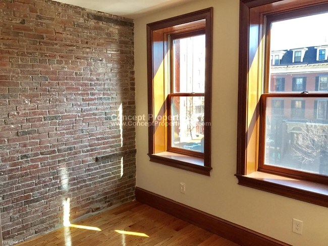 Building Photo - 2 br, 1 bath Apartment - 661 Tremont St
