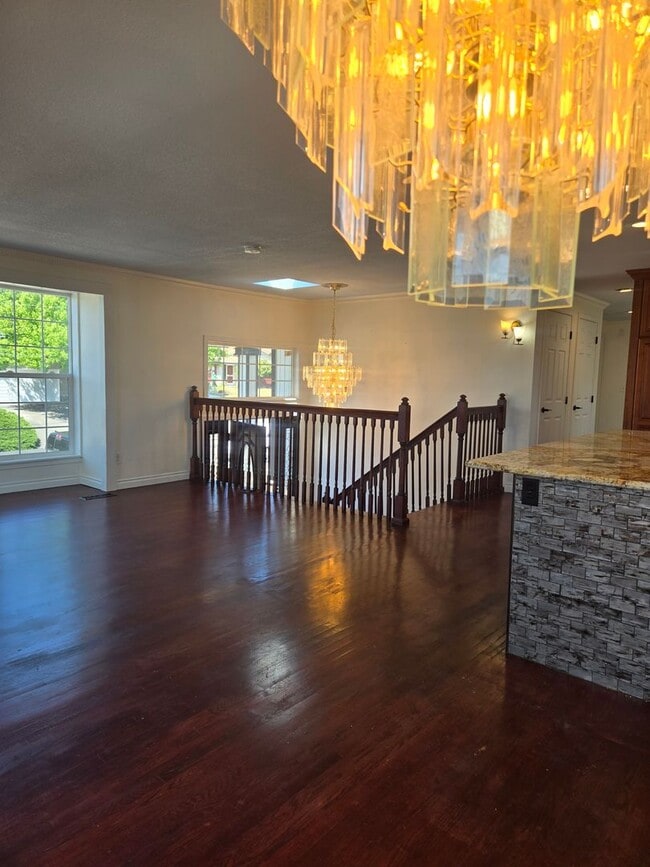 Building Photo - Kent community 3 bedroom 1.5 bath upstairs...