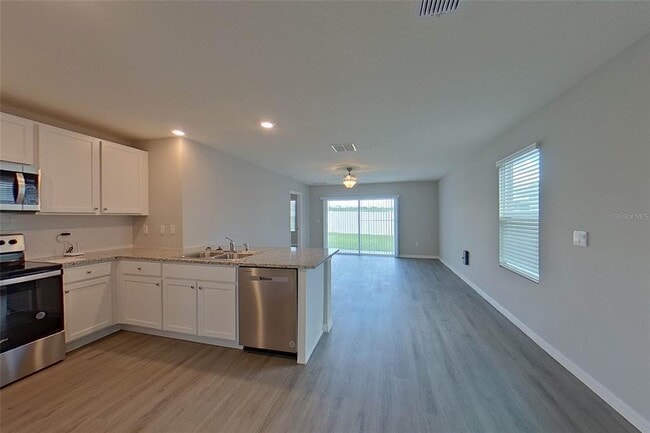 Building Photo - 8657 SW 43rd Ter