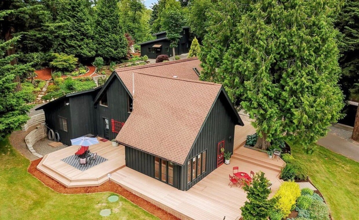 Primary Photo - Spacious 3BR Estate Home on acre in Ferndale