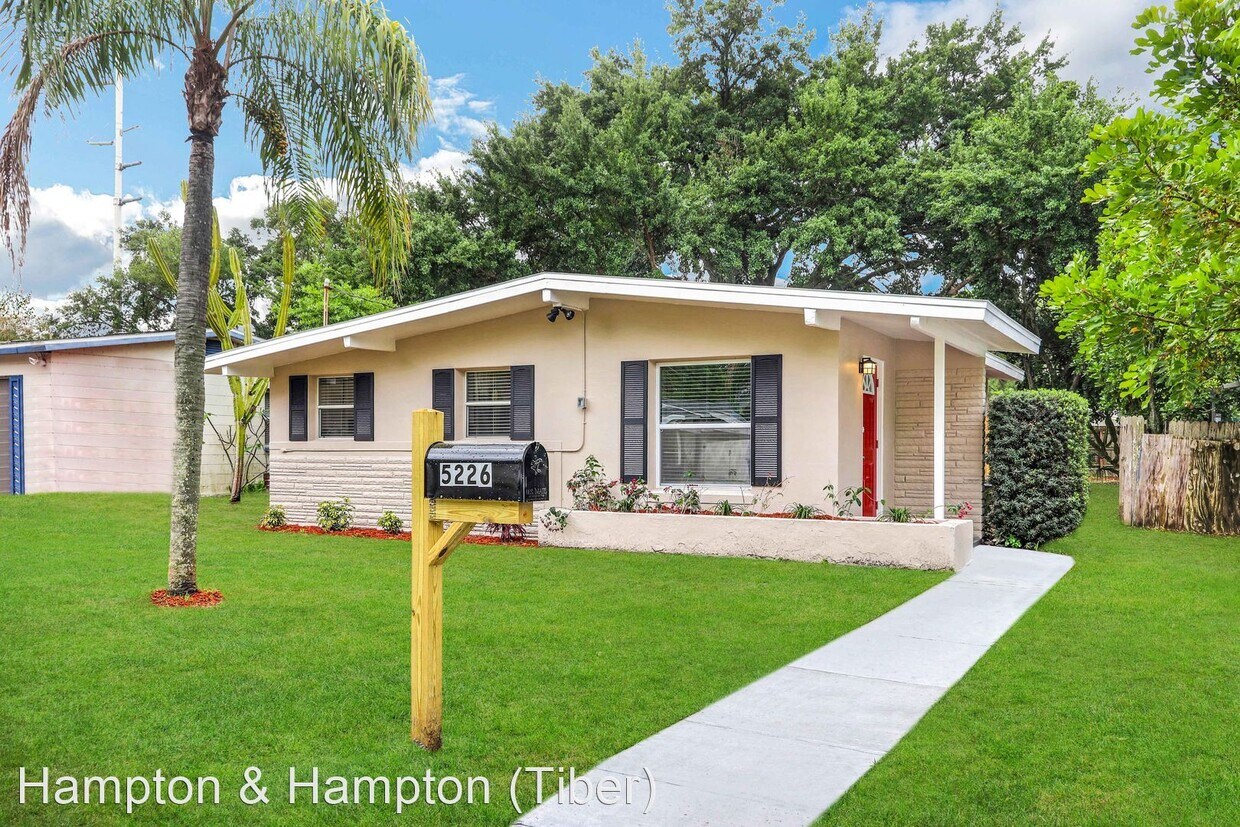Foto principal - 3 br, 1 bath House - 5226 7TH AVE N