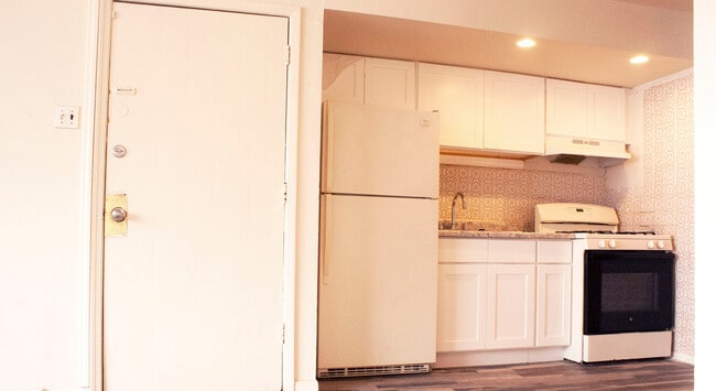 Building Photo - Fernrock Apartments