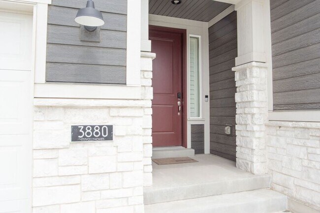 Foto del edificio - 3880 Safflower Dr