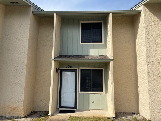 Building Photo - 136 Bonnie Ln