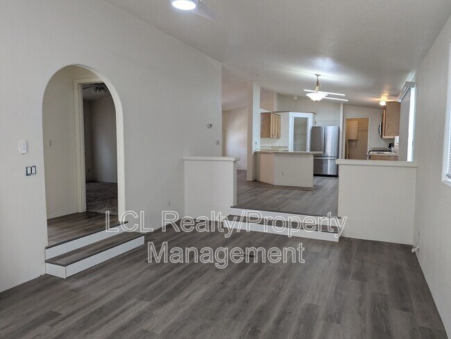 Foto del edificio - 25116 Ave Vizcaya