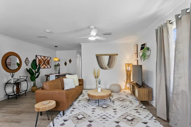 Building Photo - 2401 Gordon St