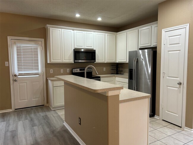 Foto del edificio - 14430 Fairbuff Ln