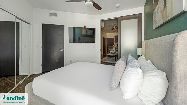 Building Photo - 1001 E Playa Del Norte Dr