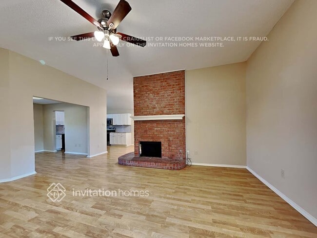 Building Photo - 924 Teakwood Ln