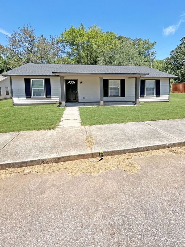 Primary Photo - 1201 Wheeler Cir