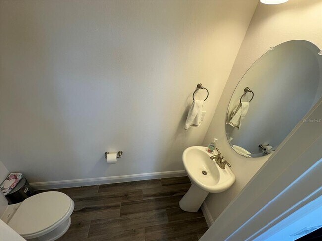 Foto del edificio - 8106 Mabury Ln