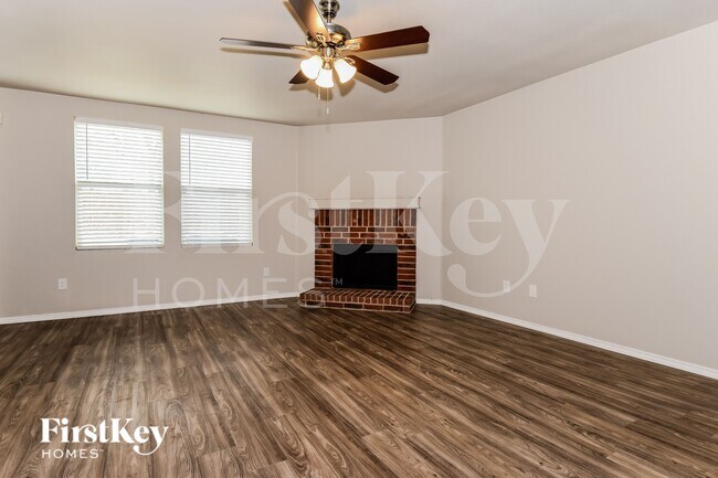 Foto del edificio - 11036 Rankin Dr