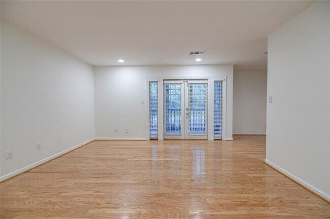 Building Photo - 1445 Monroe Dr NE