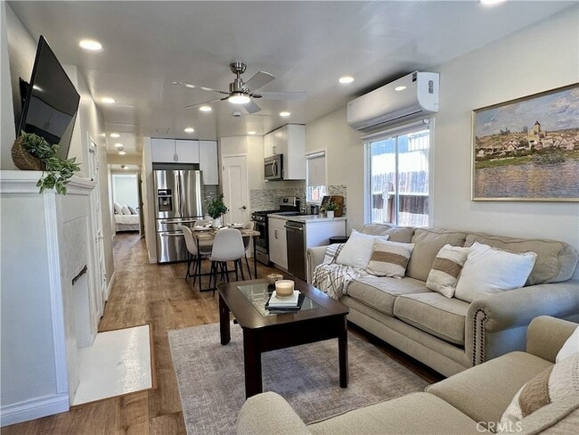 Photo - 1157 W 2nd St Townhome