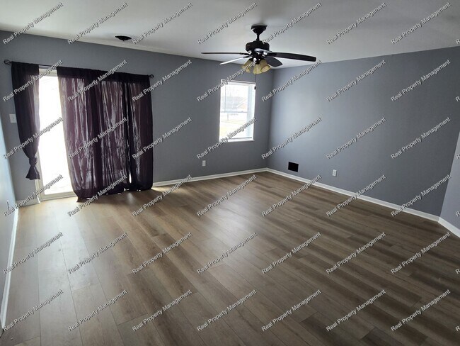 Foto del edificio - Updated 2 Bedroom Townhome