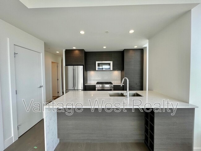 Building Photo - 1191-1191 Sunset Dr