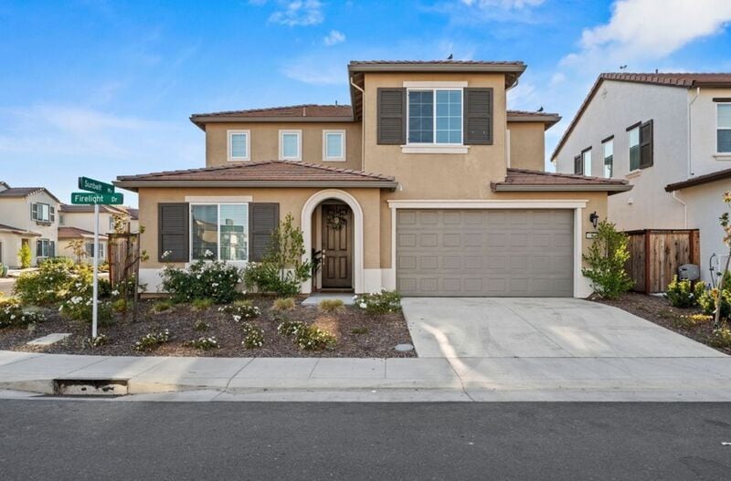 Foto principal - 6001 Firelight Dr