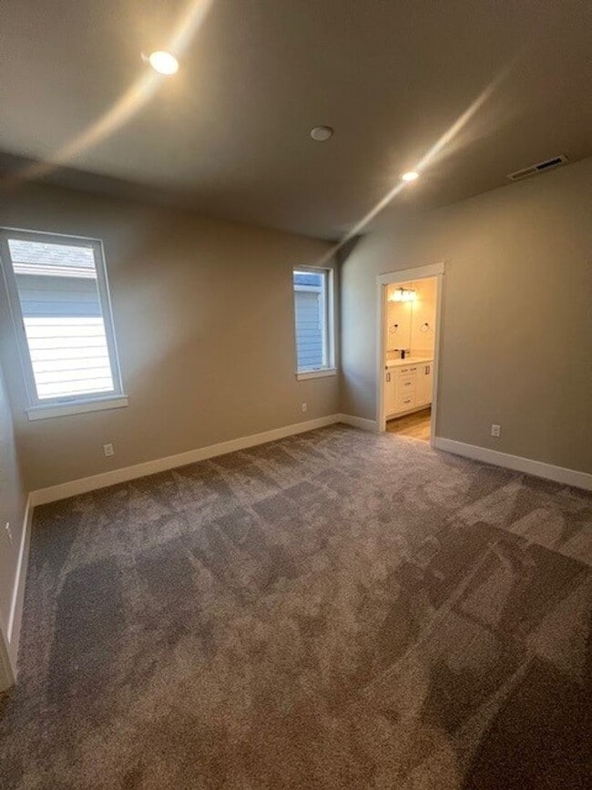 Building Photo - Newer Construction 3 Bedroom + Bonus Room with Community Amenities