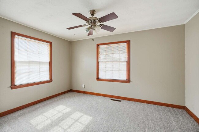 Building Photo - Expansive Living at an Unbeatable Value: Your Ultimate Multi-Level Escape!