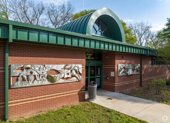Adams Park Library offers workshops and more.