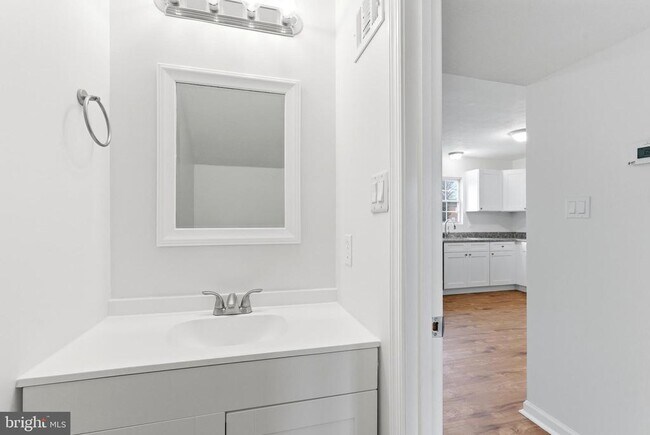 Building Photo - 233 Nottoway Dr