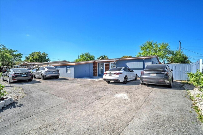 Foto del edificio - 7151 Taft St