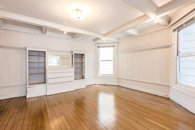 Building Photo - 3 bedroom in San Francisco CA 94133