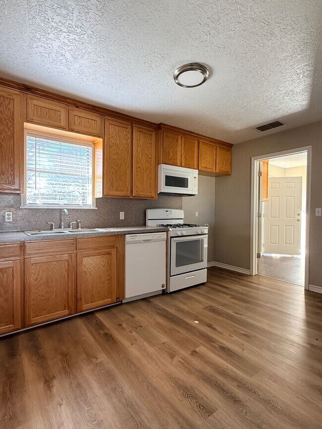 Foto del edificio - Spacious 3 Bed 1 Bath - Burkburnett