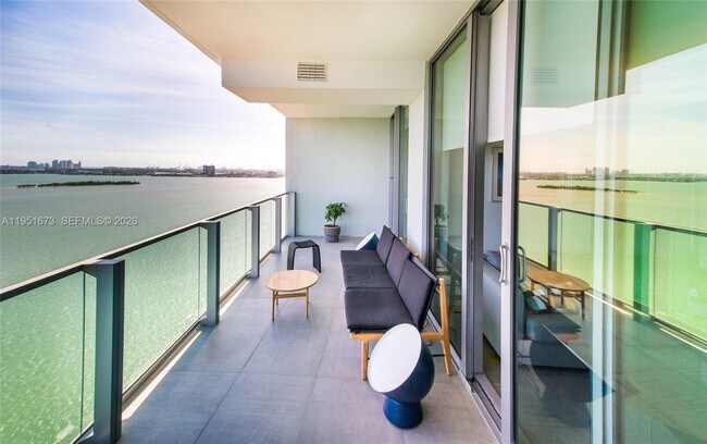 Foto del edificio - 2900 NE 7th Ave