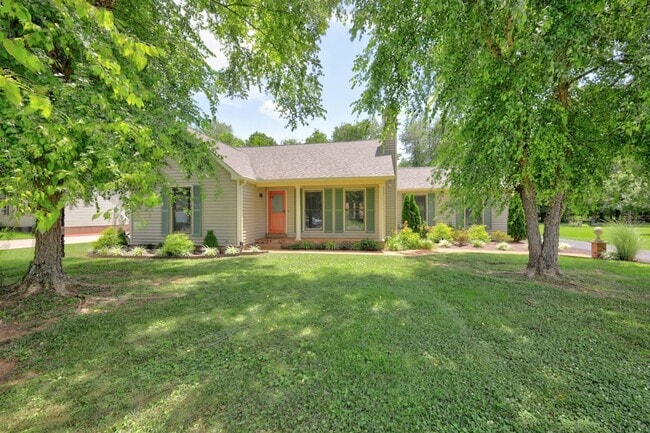 Building Photo - 3215 Arthur Dr