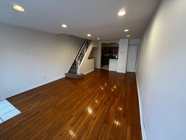 Foto del edificio - 2544 S Sartain St