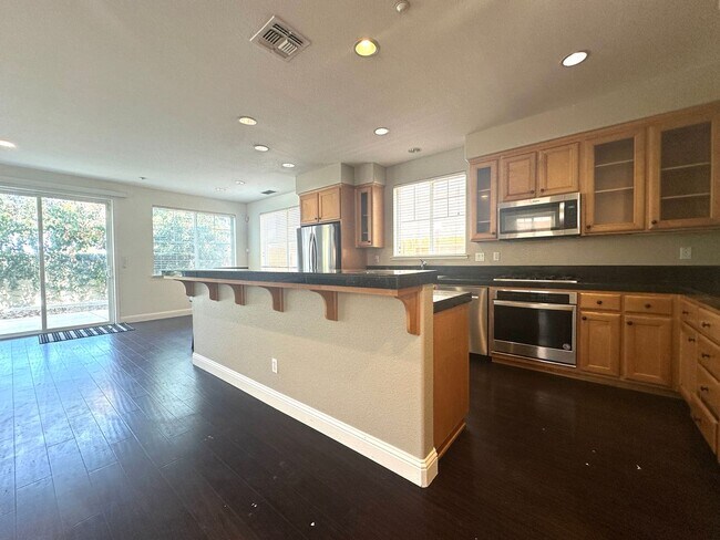 Building Photo - 2369 Fernwood Ln