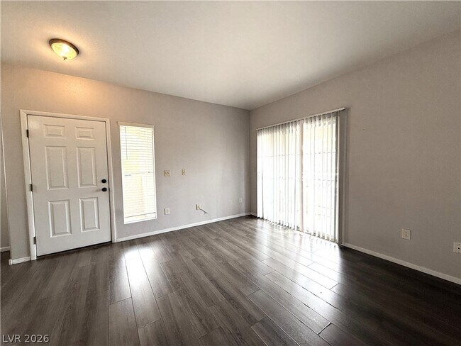 Building Photo - 401 Pine Haven St