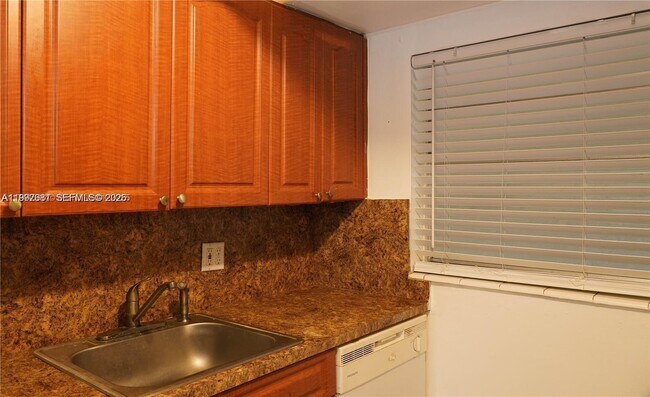 Foto del edificio - 11855 NE 19th Dr