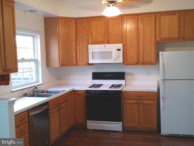 Building Photo - 12809 Duck Pond Dr