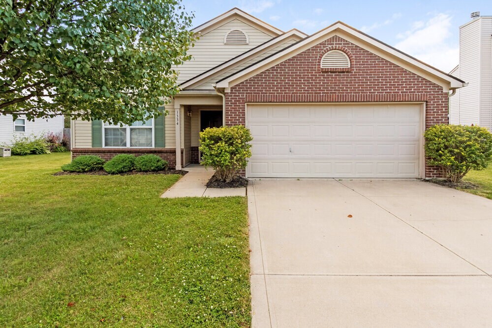 Foto principal - 1334 Fall Ridge Dr