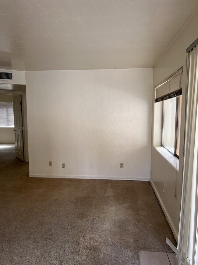 Foto del edificio - 2536 N Corinthian Garden Dr