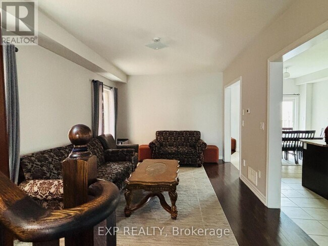 Photo du bâtiment - 92 Meltwater Cres