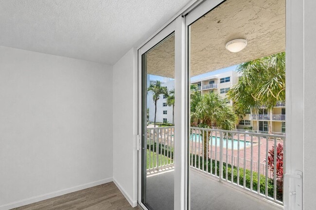 Building Photo - 2929 S Ocean Blvd