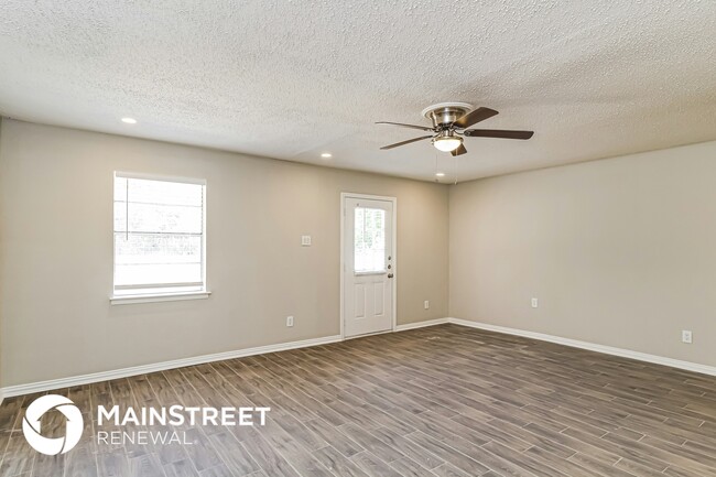 Building Photo - 3025 Montclair Pl