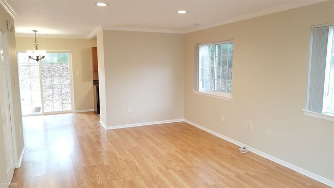 Building Photo - 1 br, 1 bath Townhome - 11467 Stoney Point Pl