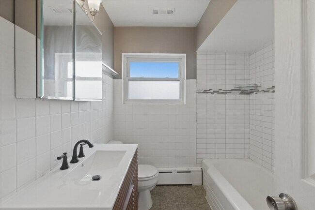 Foto del edificio - 3018 N Whipple St