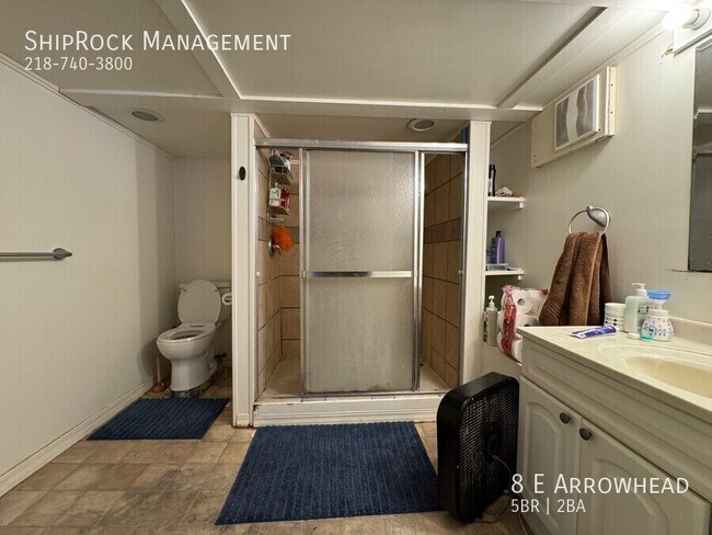 Foto del edificio - 8 E Arrowhead Rd