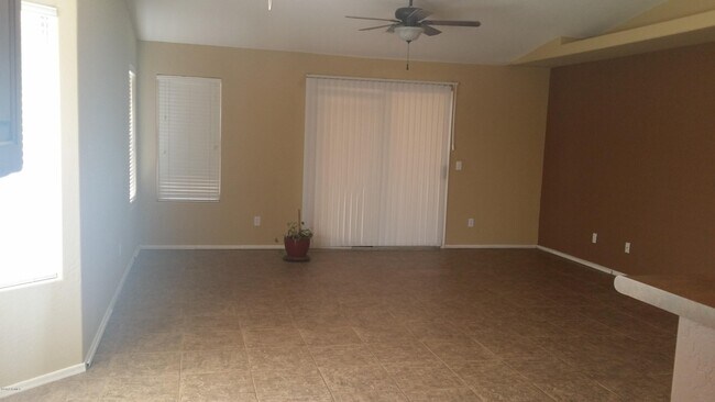 Foto del edificio - 6622 S 25th Ave